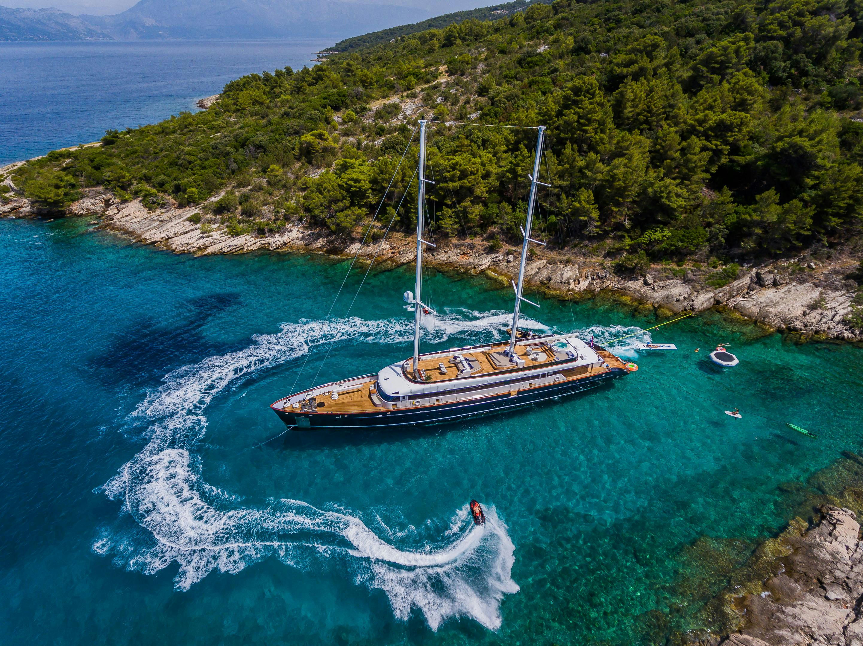 Exterior CLASE AZUL image 4