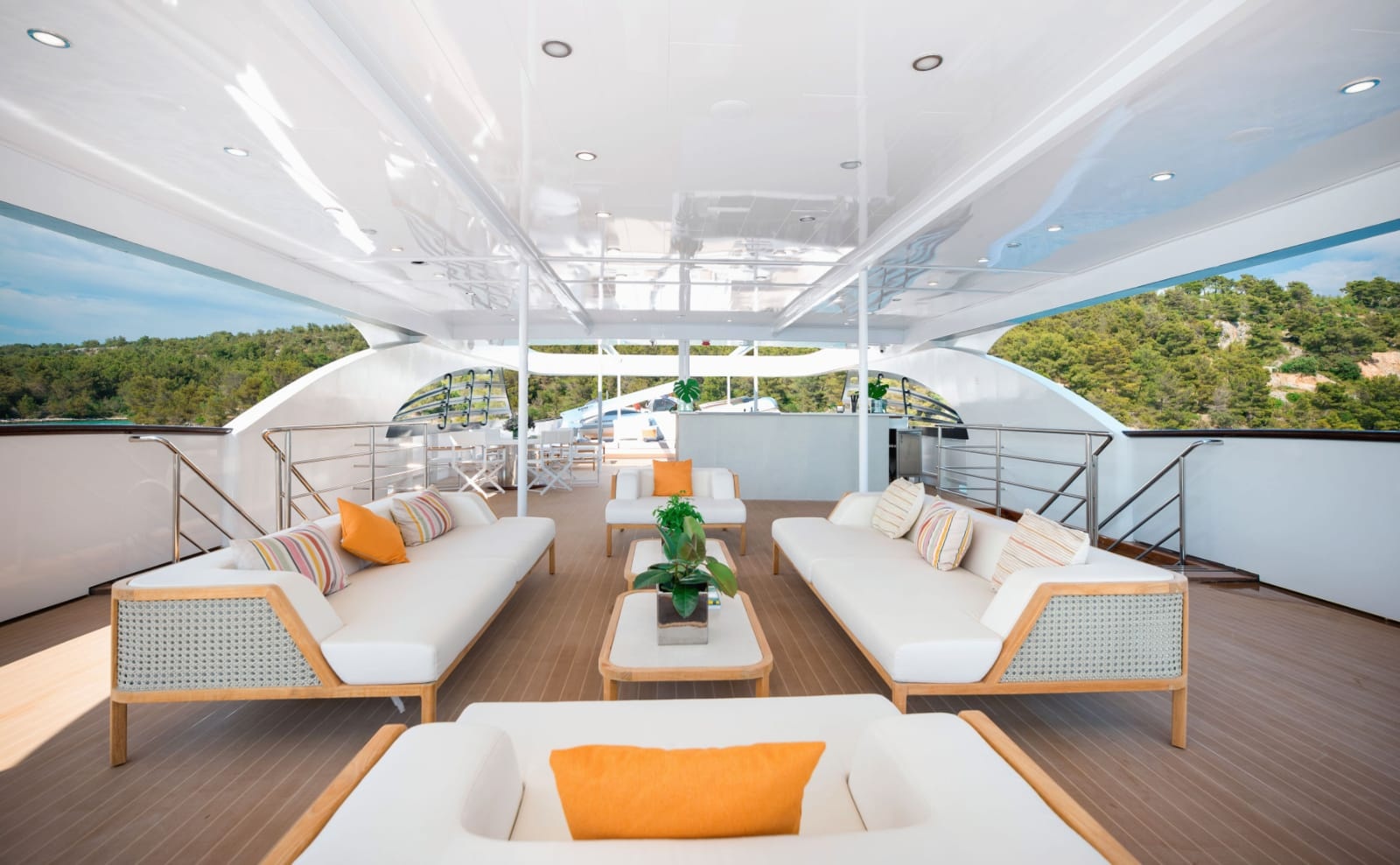 Dubrovnik charter exterior1