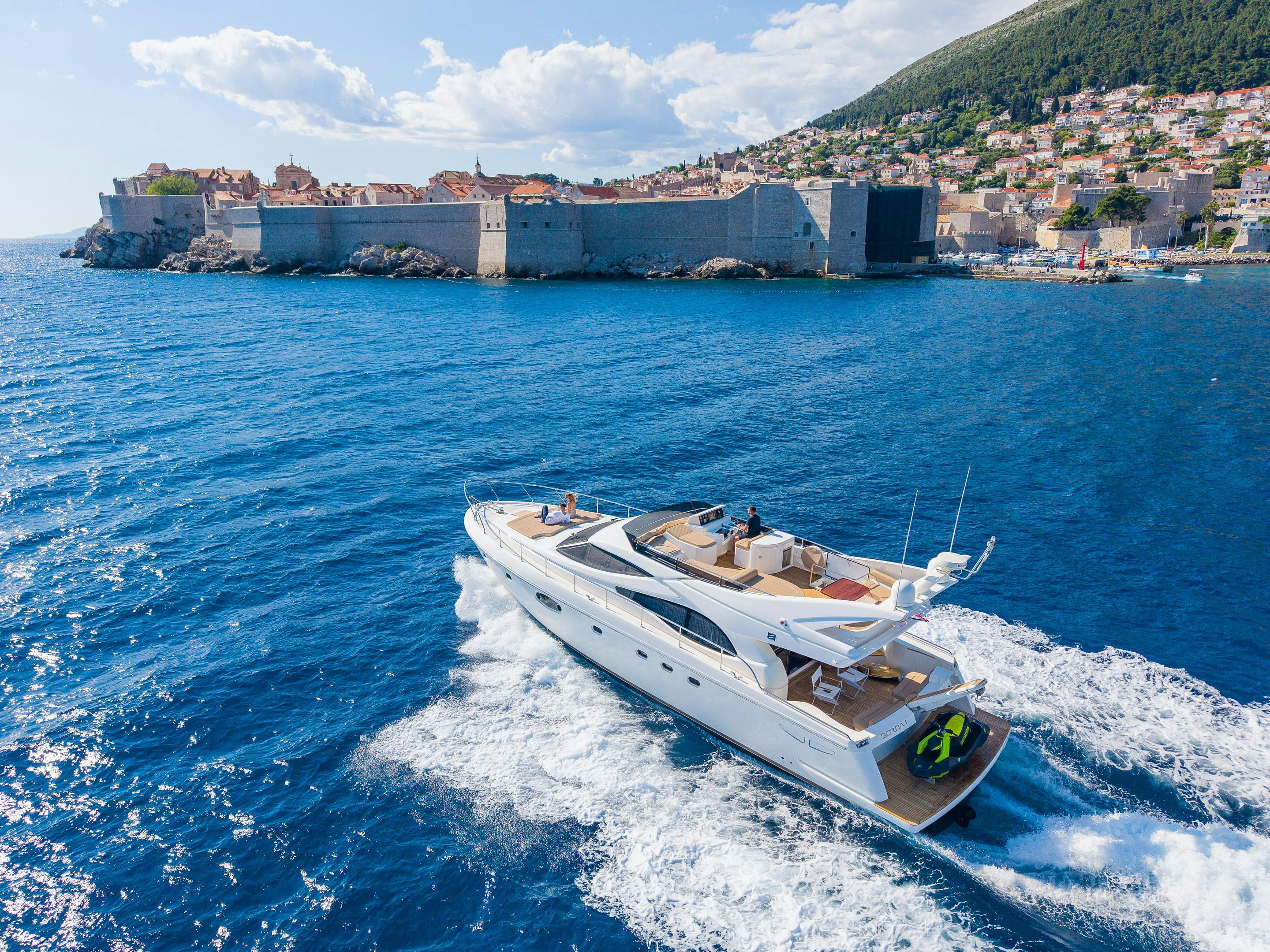 Exterior Ferretti 591 image 1