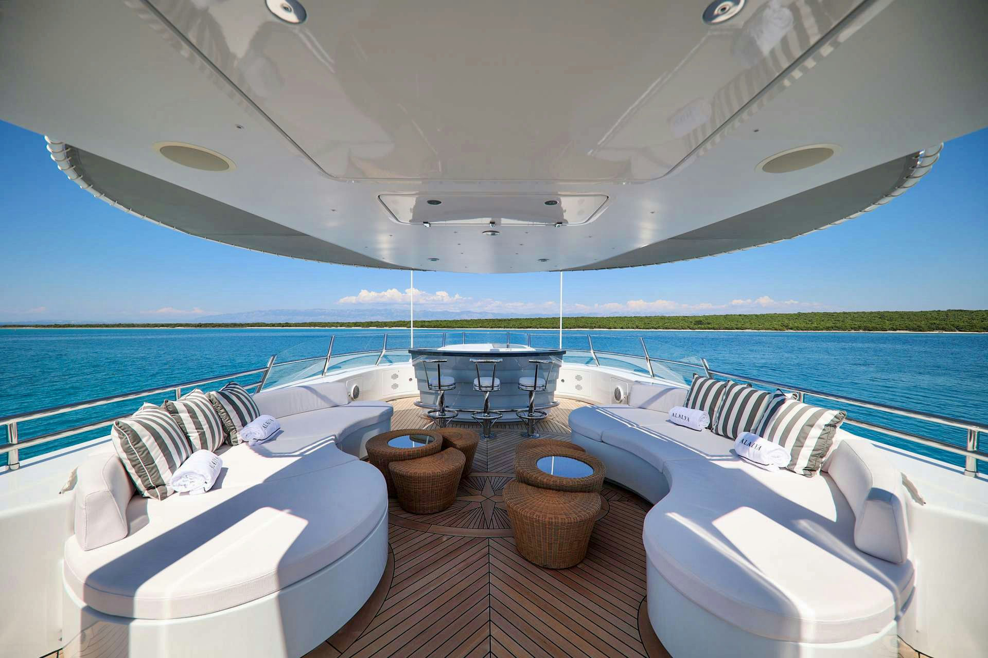 Exterior ISA YACHT 47 image 16