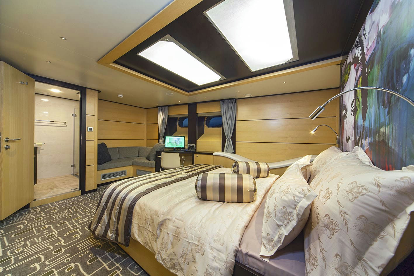 Interior MSY NAVILUX image 17