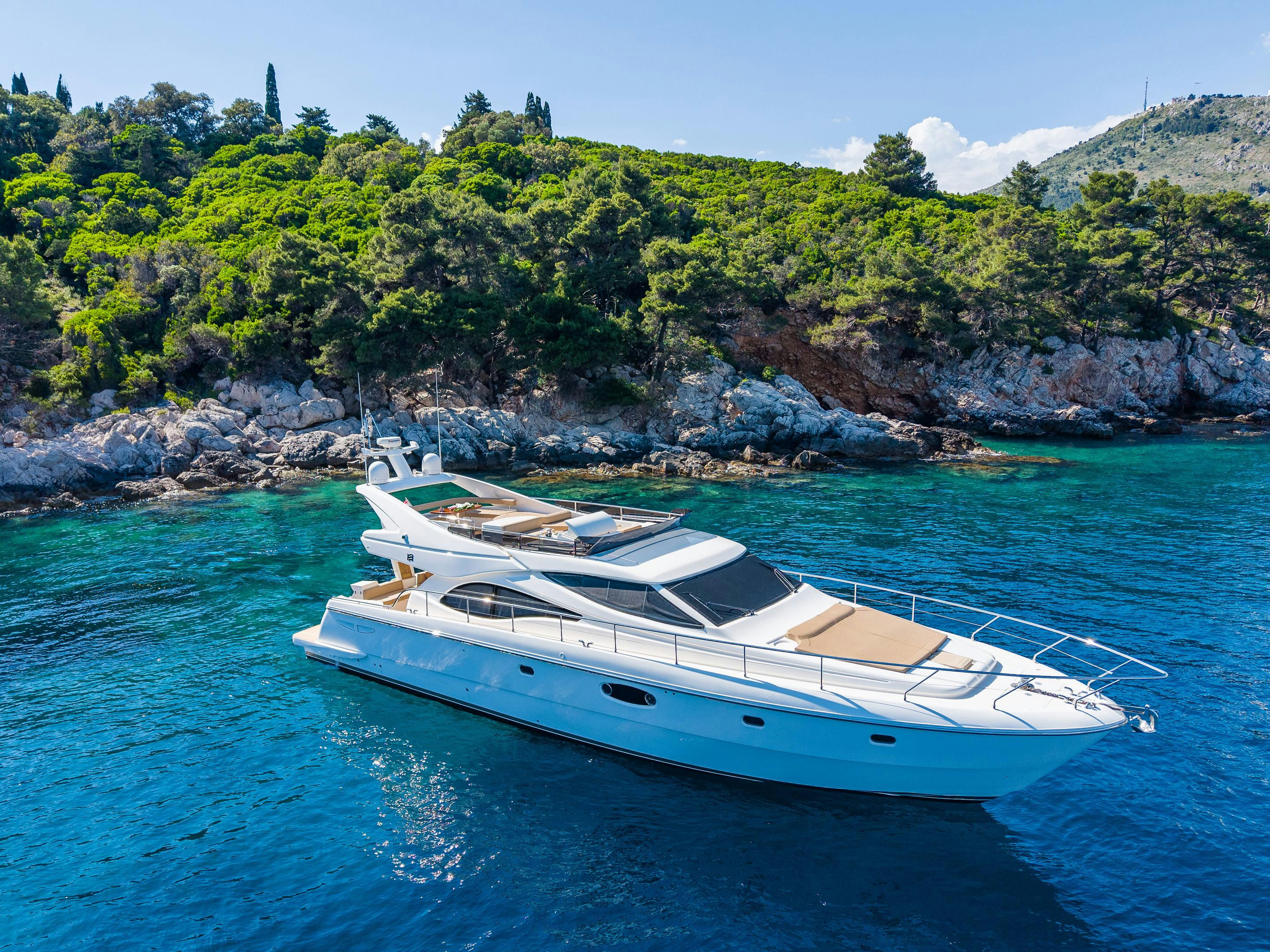 Ferretti 591 photo 1