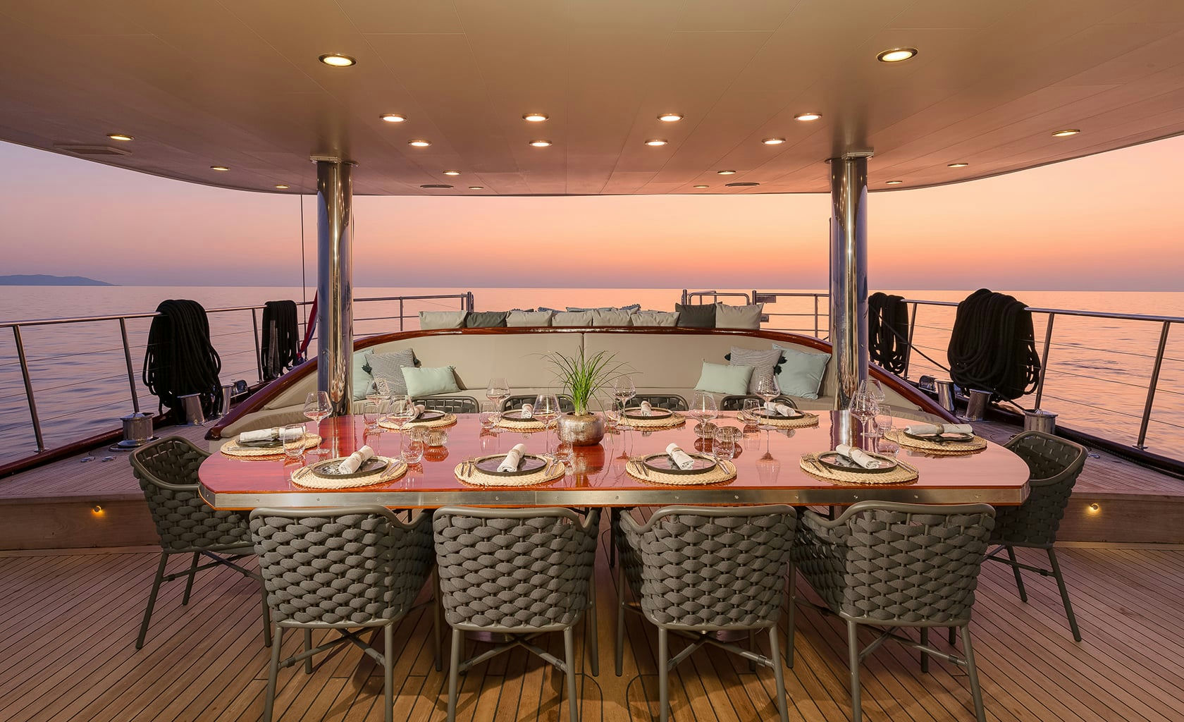 Exterior LADY GITA image 13