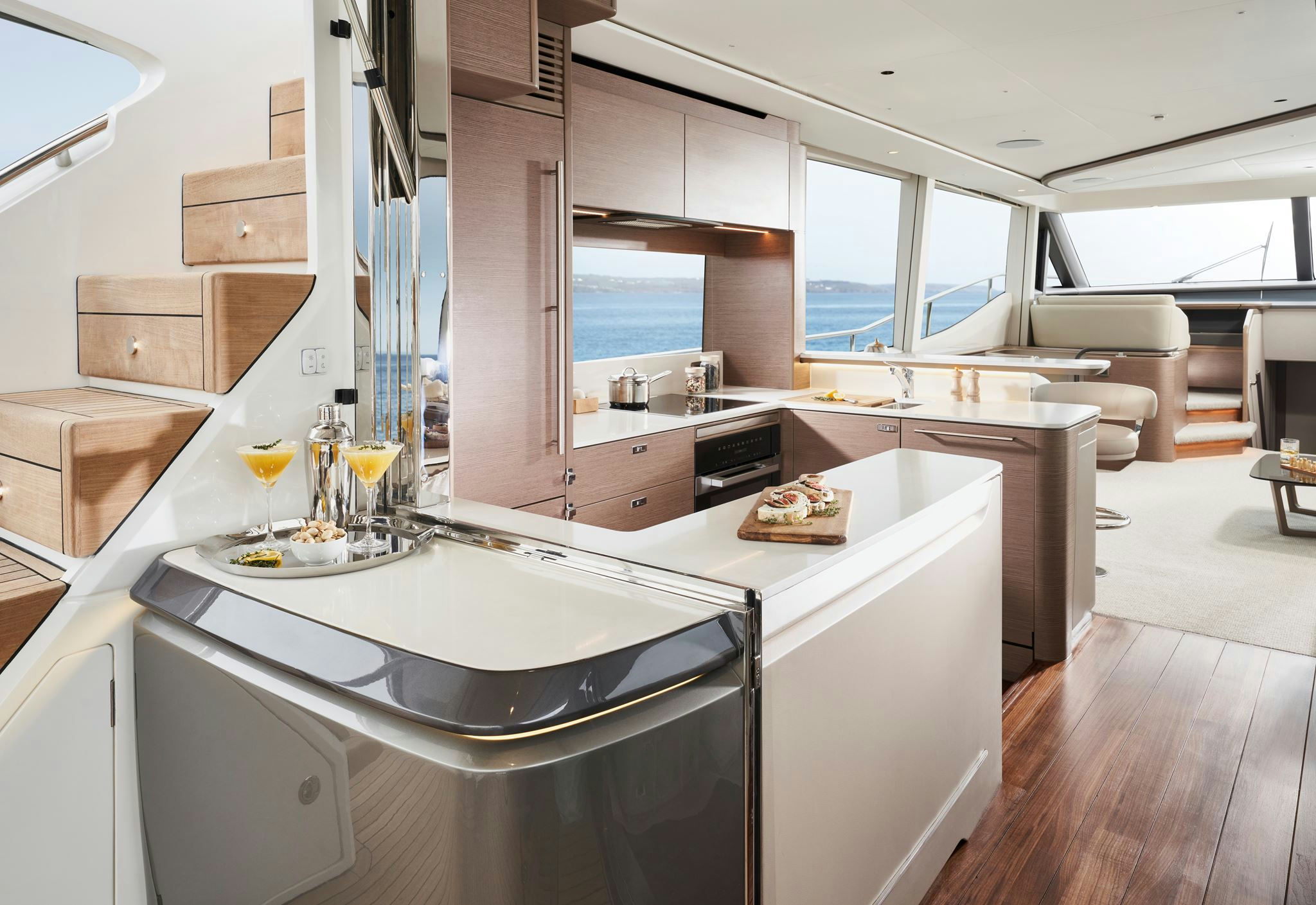 Interior PRINCESS Y72 image 14