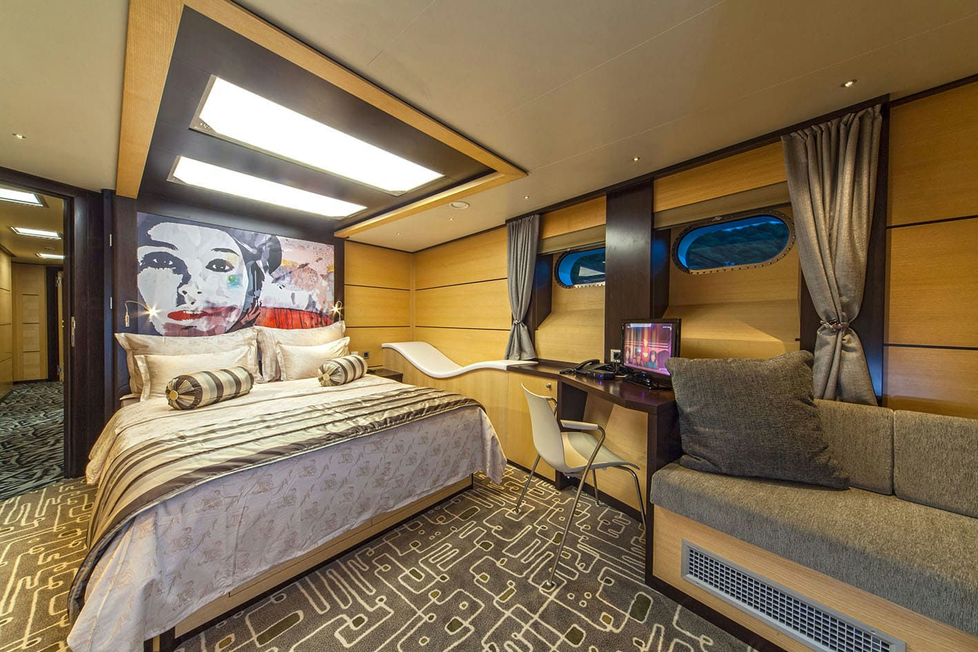 Interior MSY NAVILUX image 15