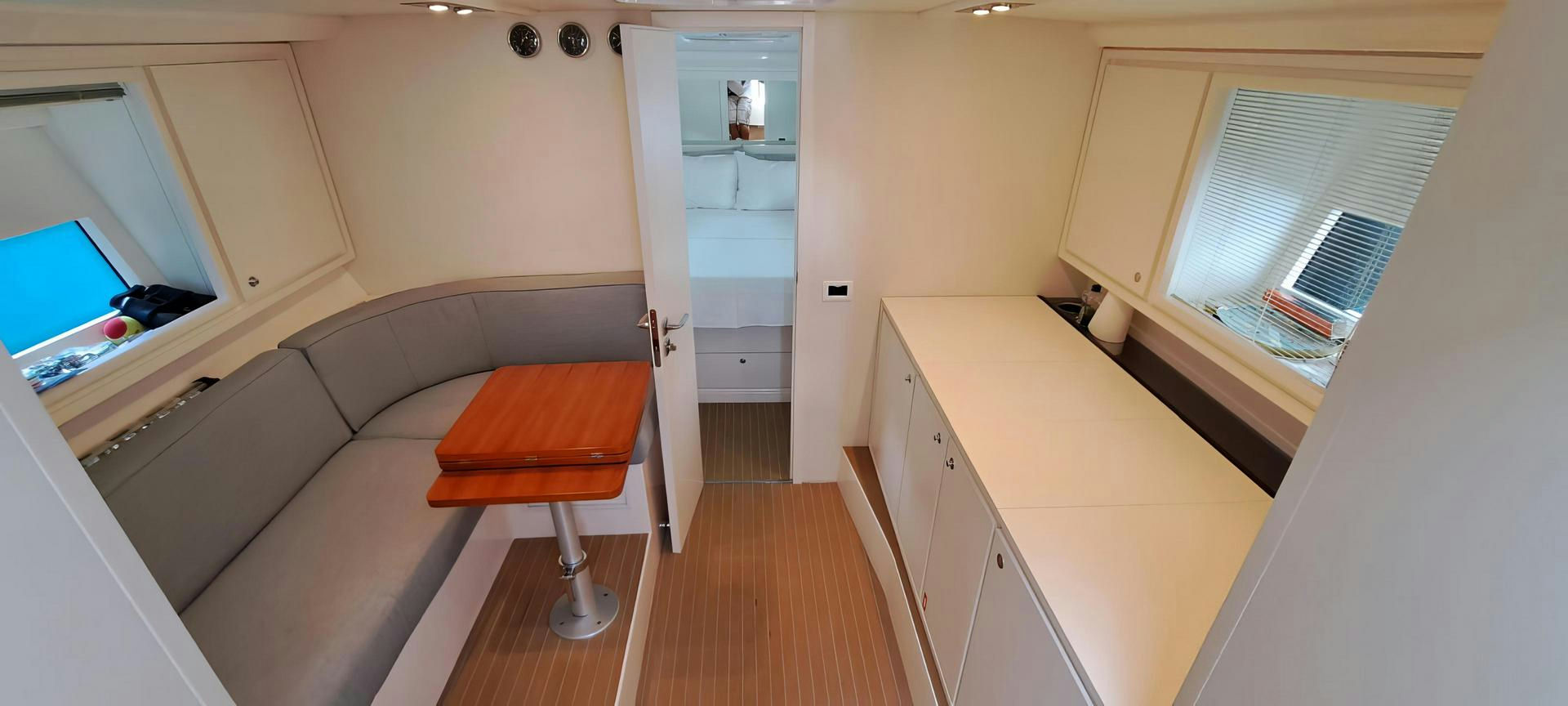 Interior Itama 45 image 9