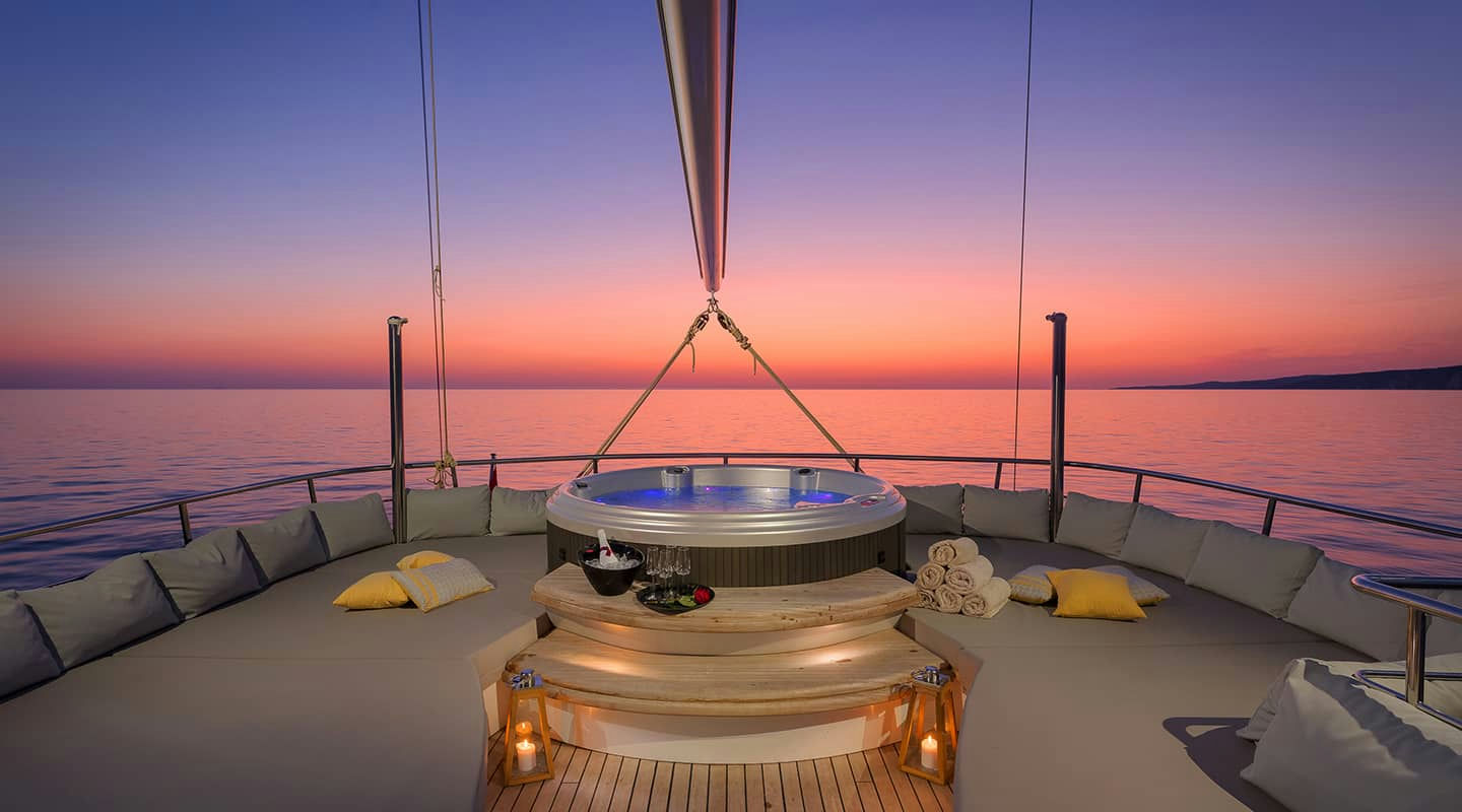 Gulet dubrovnik Jacuzzi on Upper deck