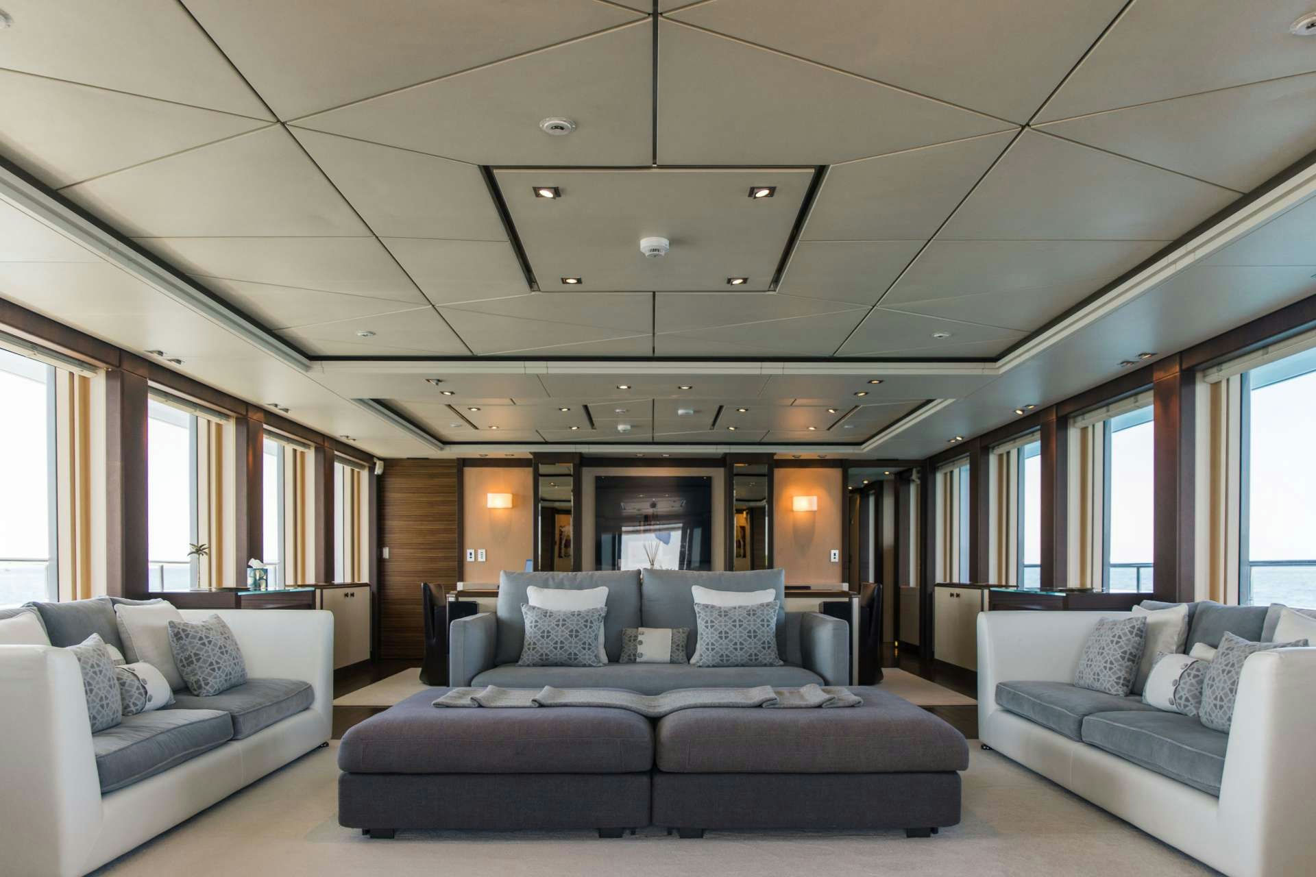 Interior Isa Yacht 47 image 21