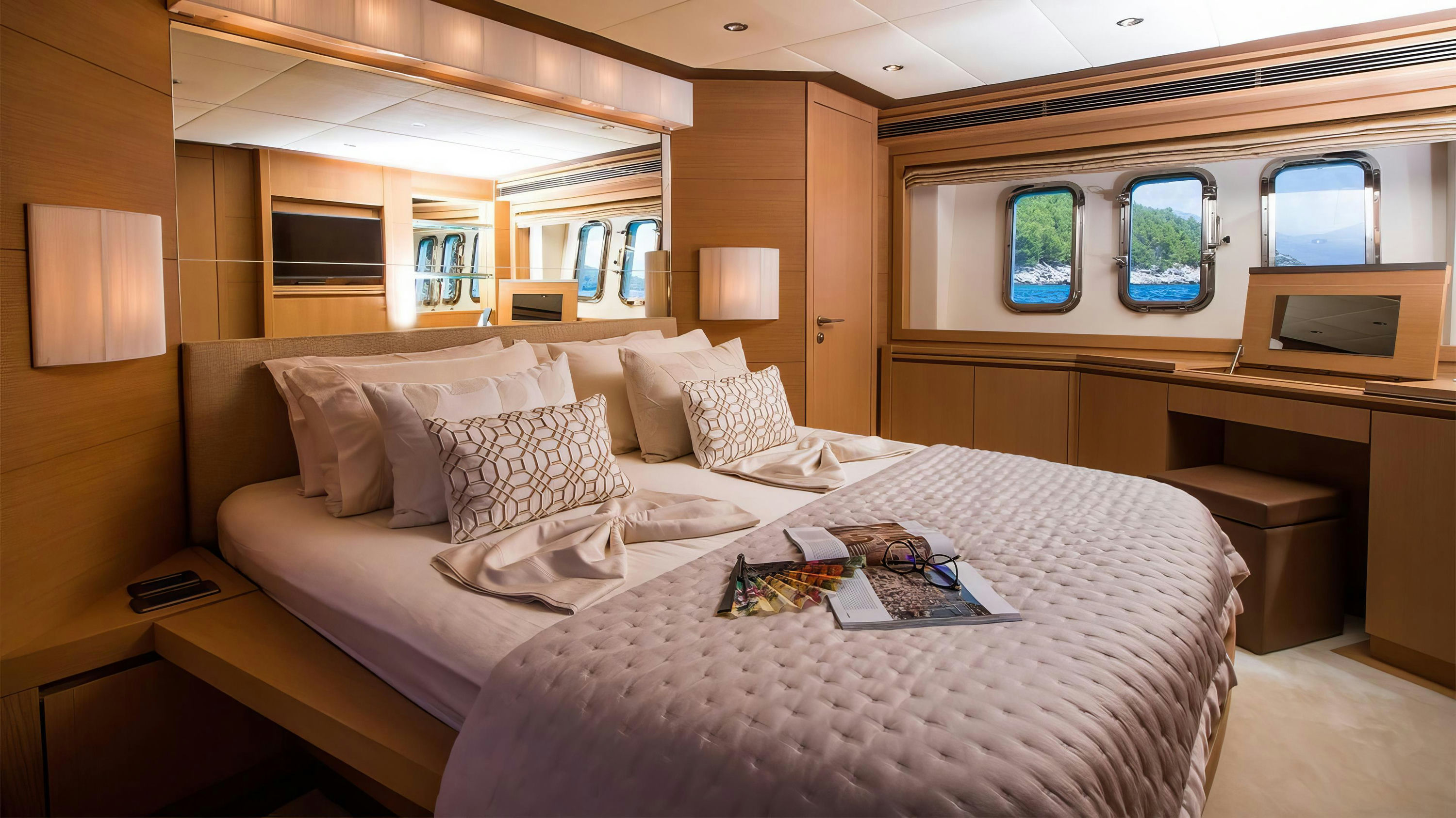 Interior Filippetti F76 image 21