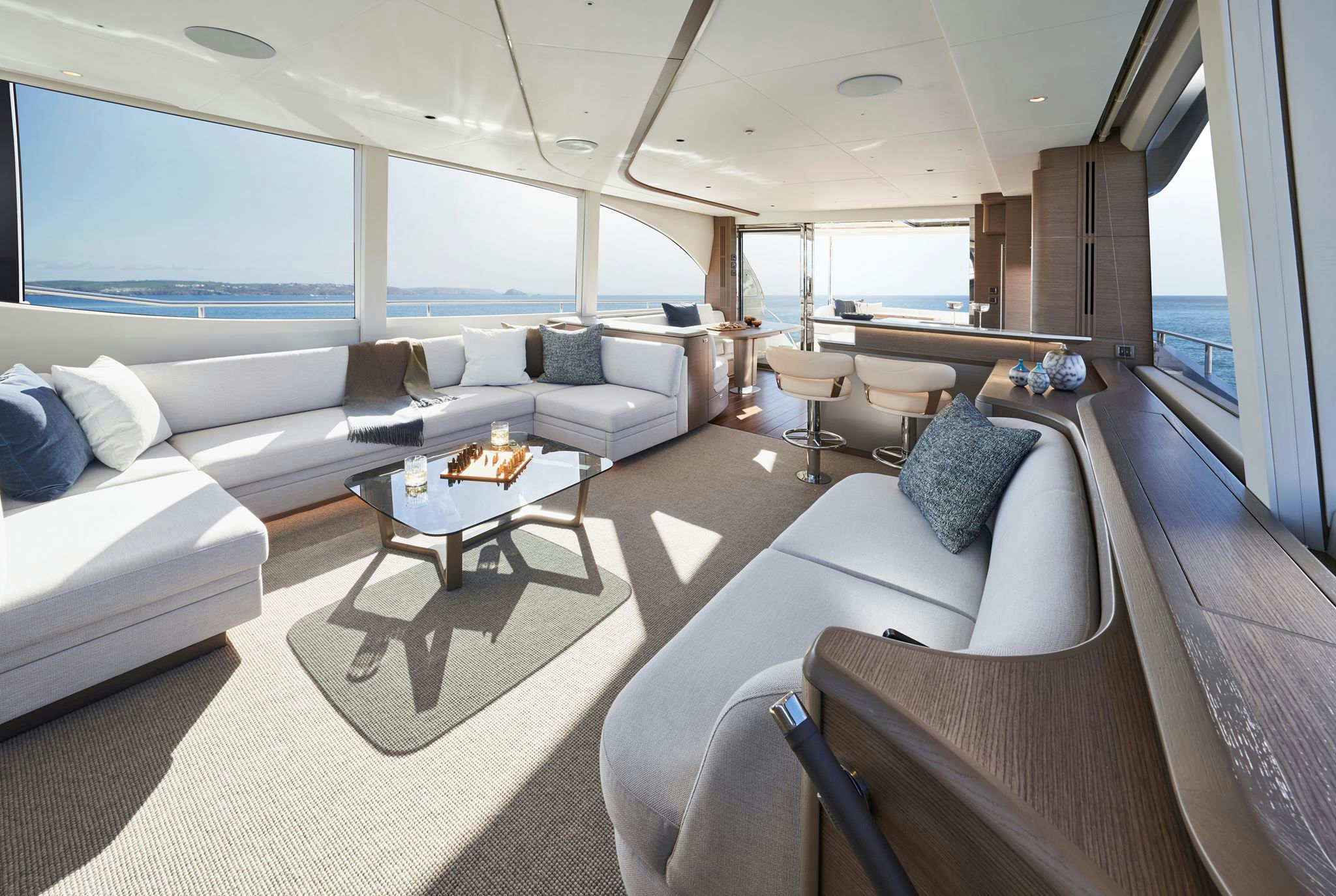Interior PRINCESS Y72 image 10