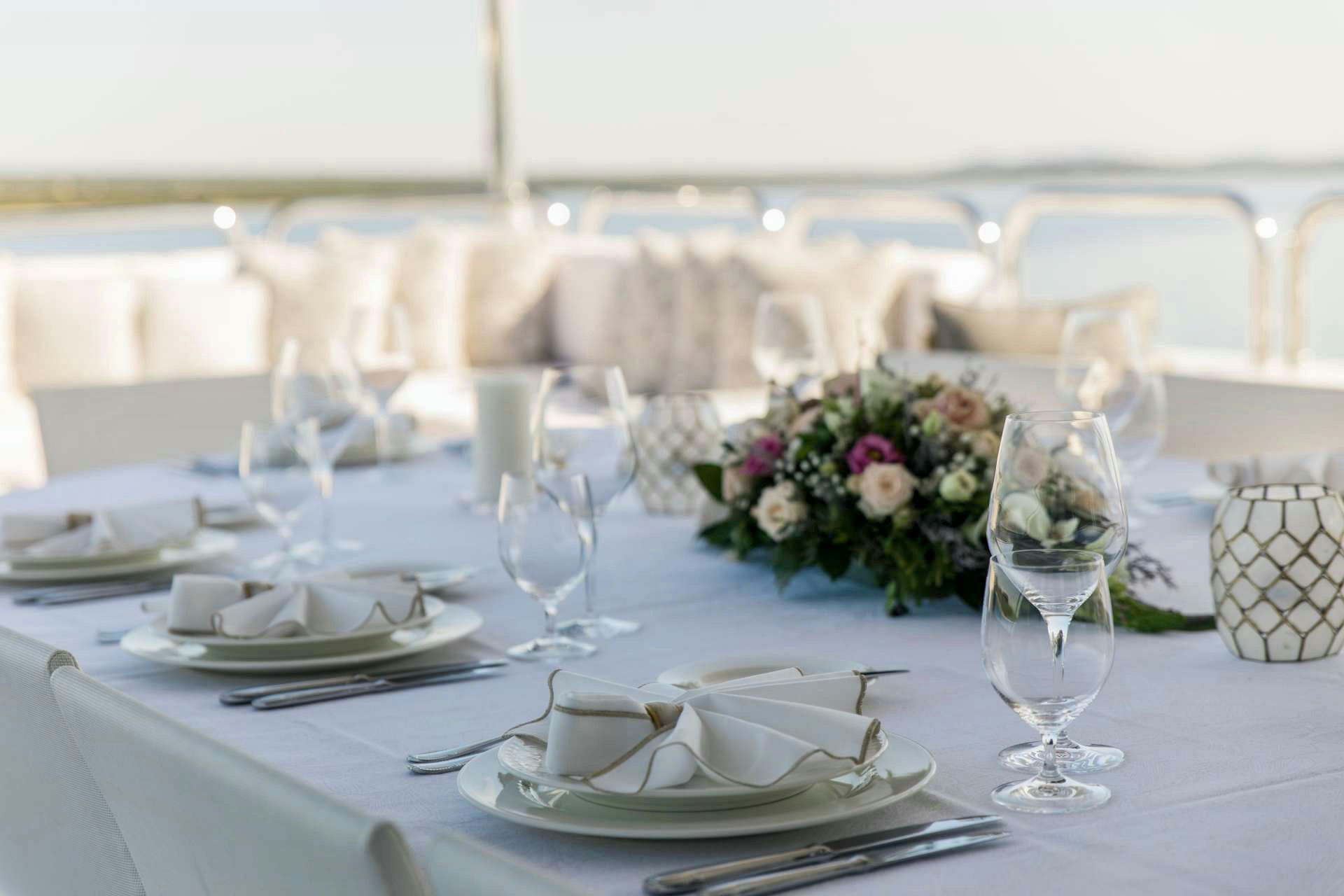 Yacht charter alalya 386