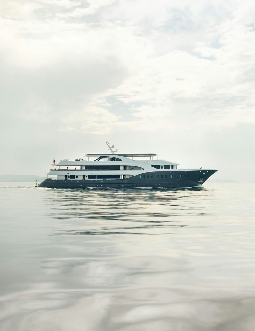 Exterior Agape Rose image 2