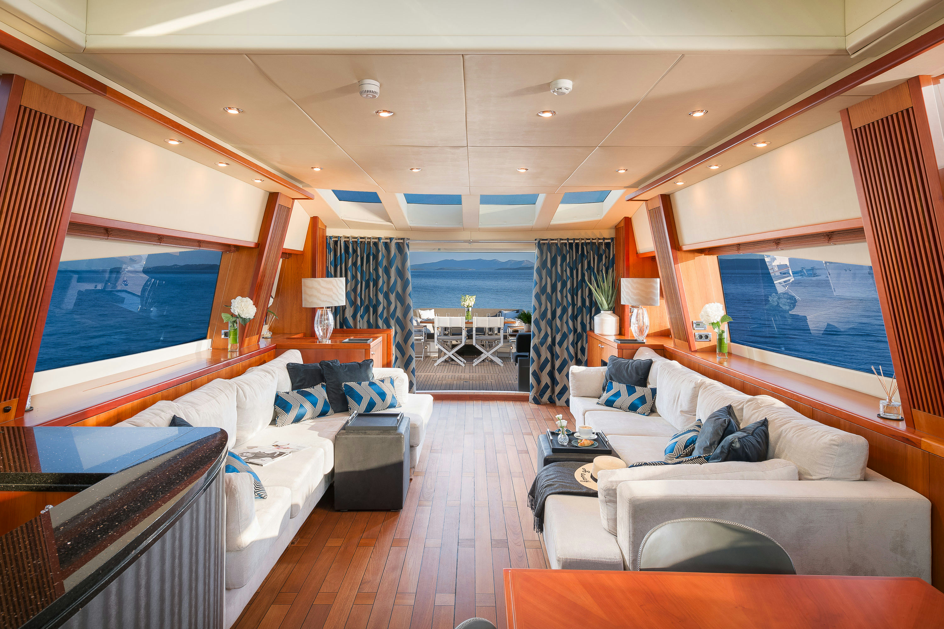 Interior PREDATOR 108 image 26