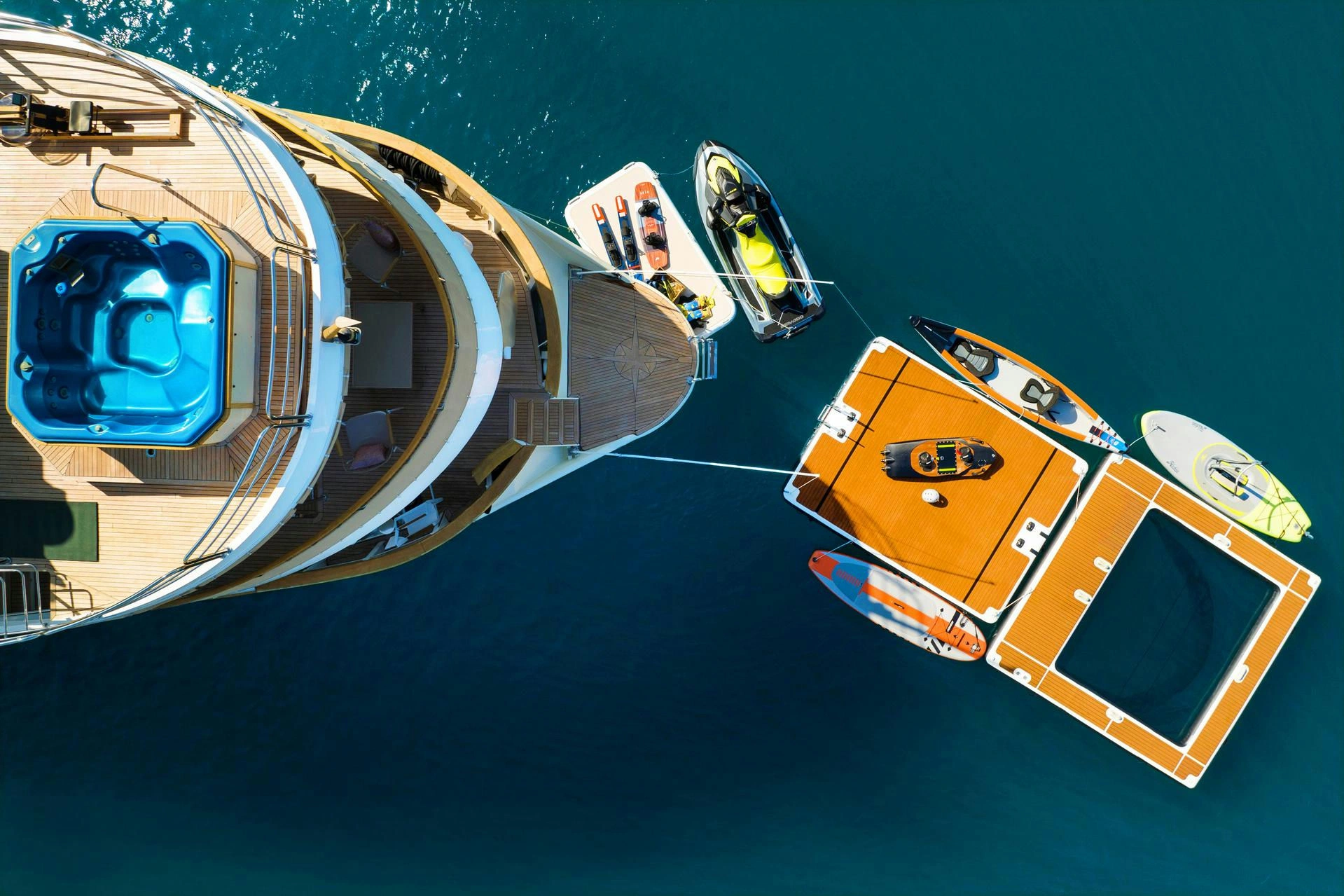 La Perla featured boat exterior image