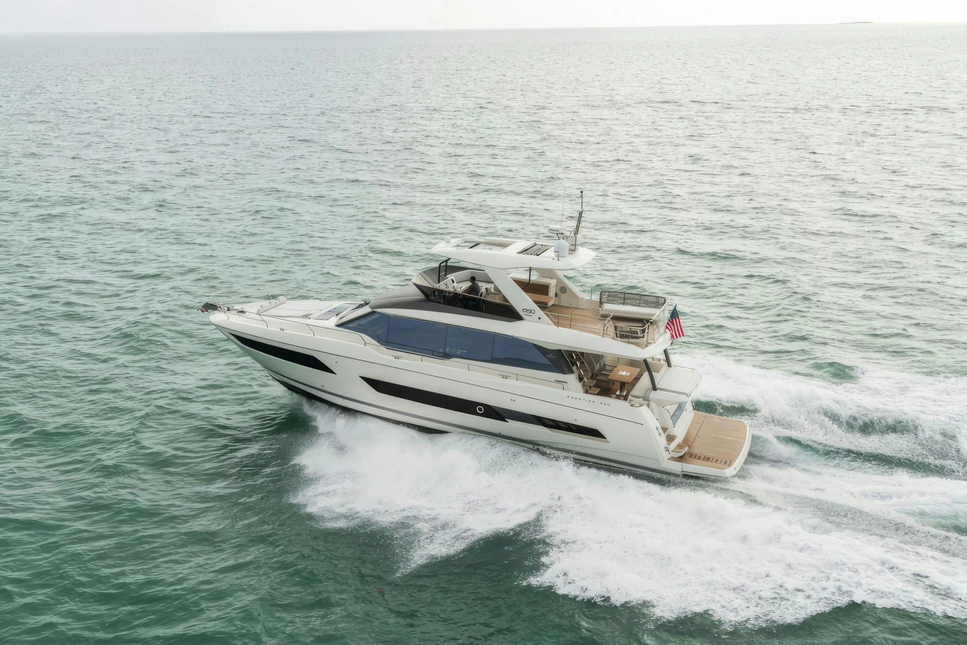 Prestige 690 photo 1