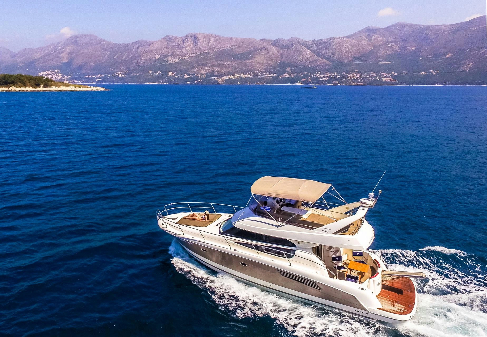 Prestige 440 Fly photo 5