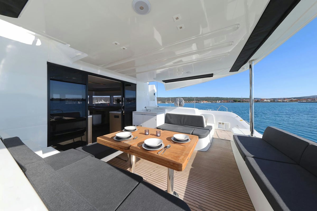 Exterior Lagoon 51 image 1