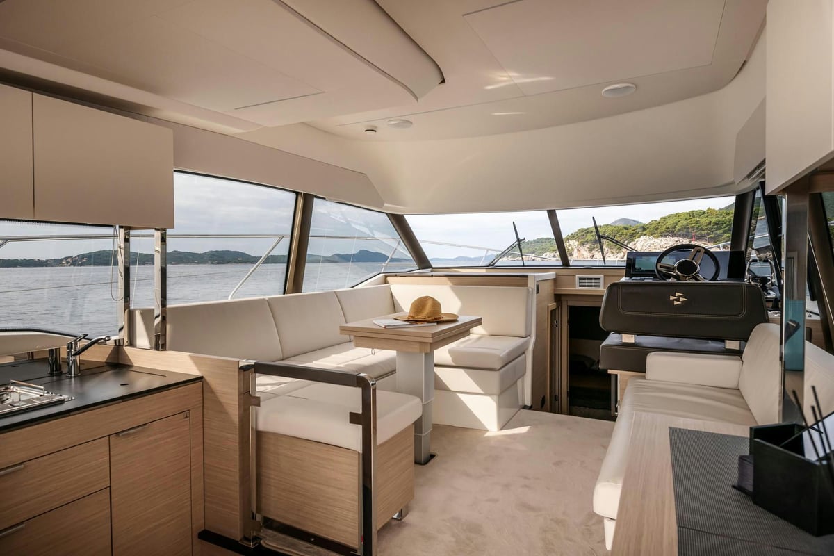 Interior Prestige 420 image 12