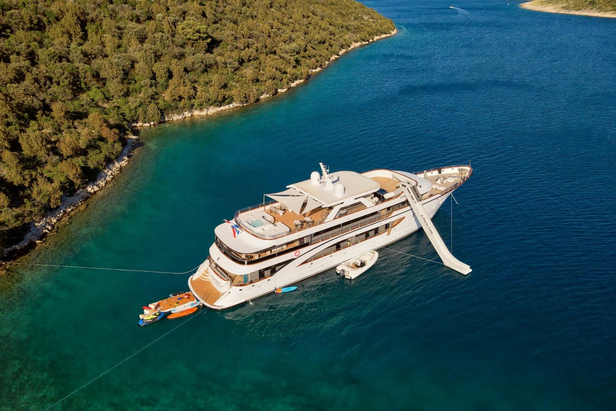 Exterior Cristal image 2