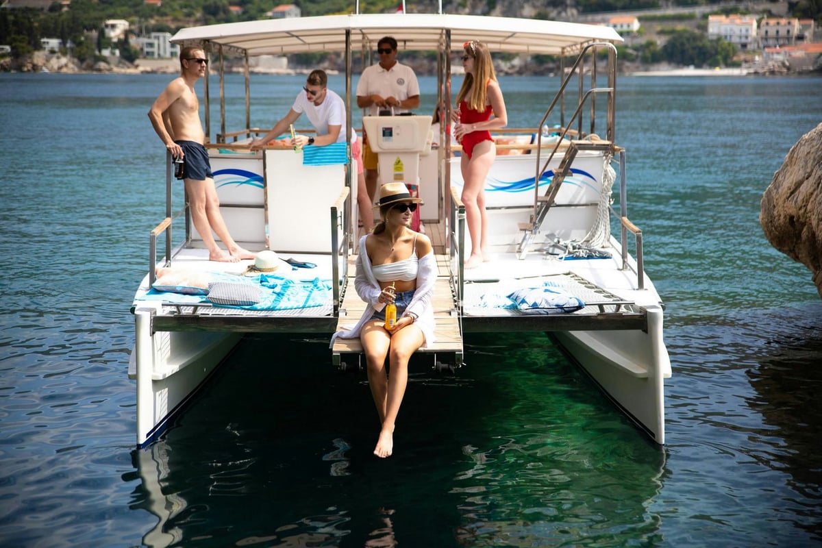 Exterior Day Catamaran 10 image 1