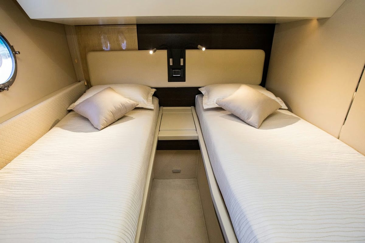 Interior Azimut 66 image 7