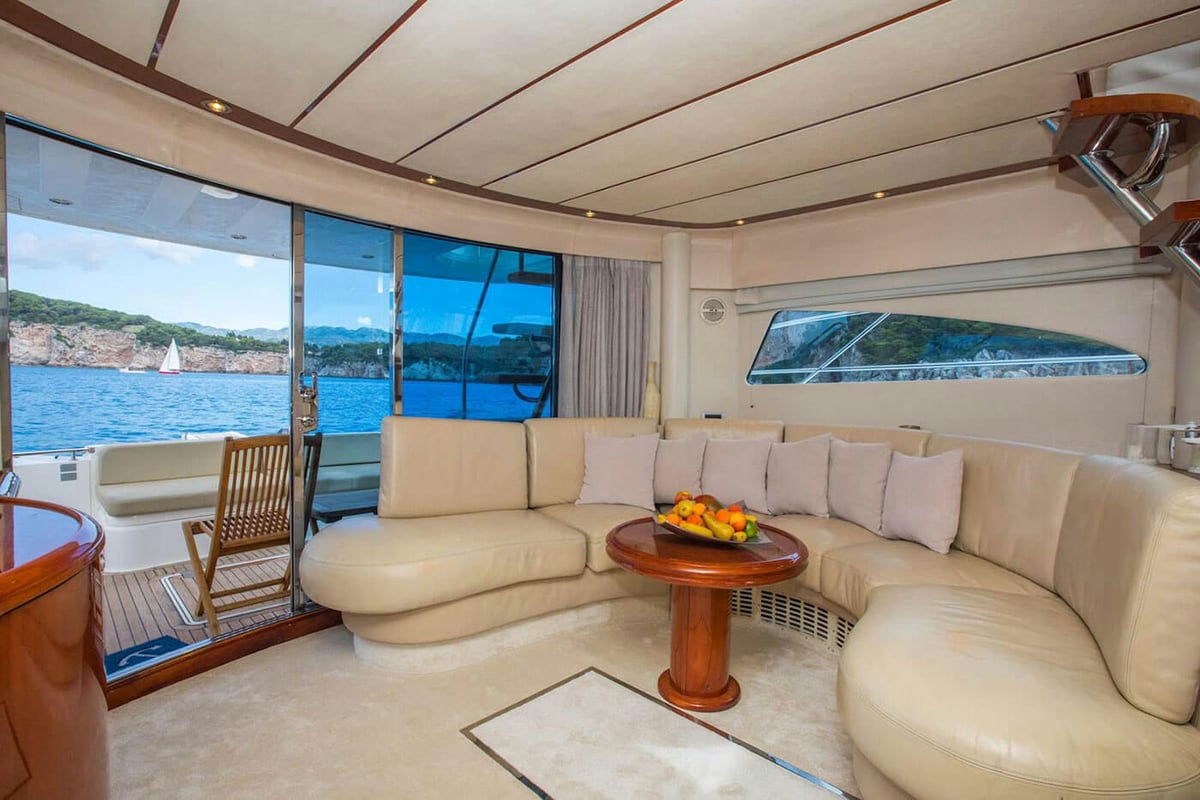 Interior Fairline Squadron 55 image 7