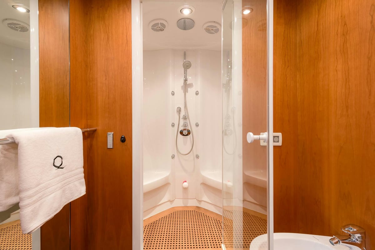 Interior Predator 108 image 33