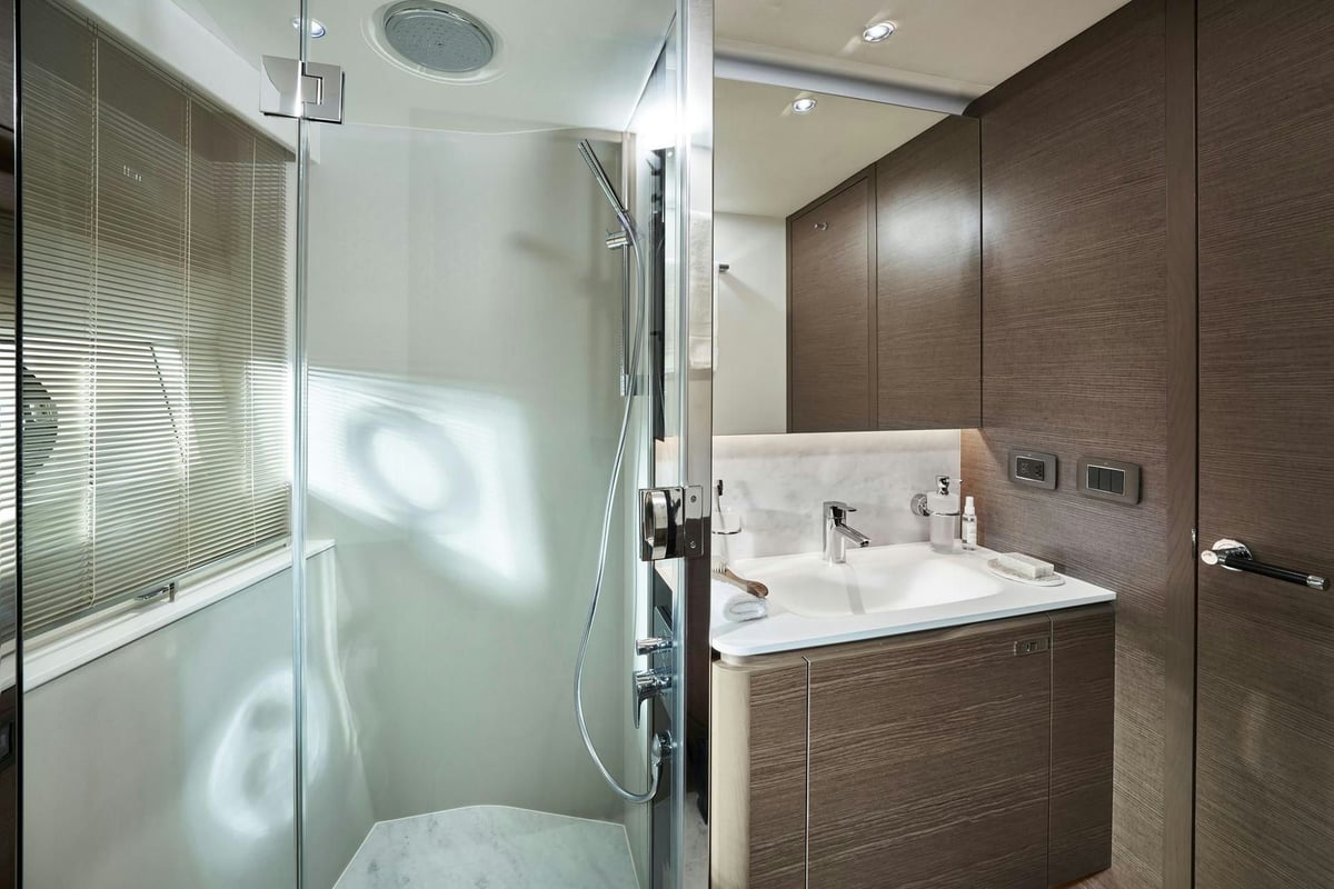 Interior Princess Y72 image 20