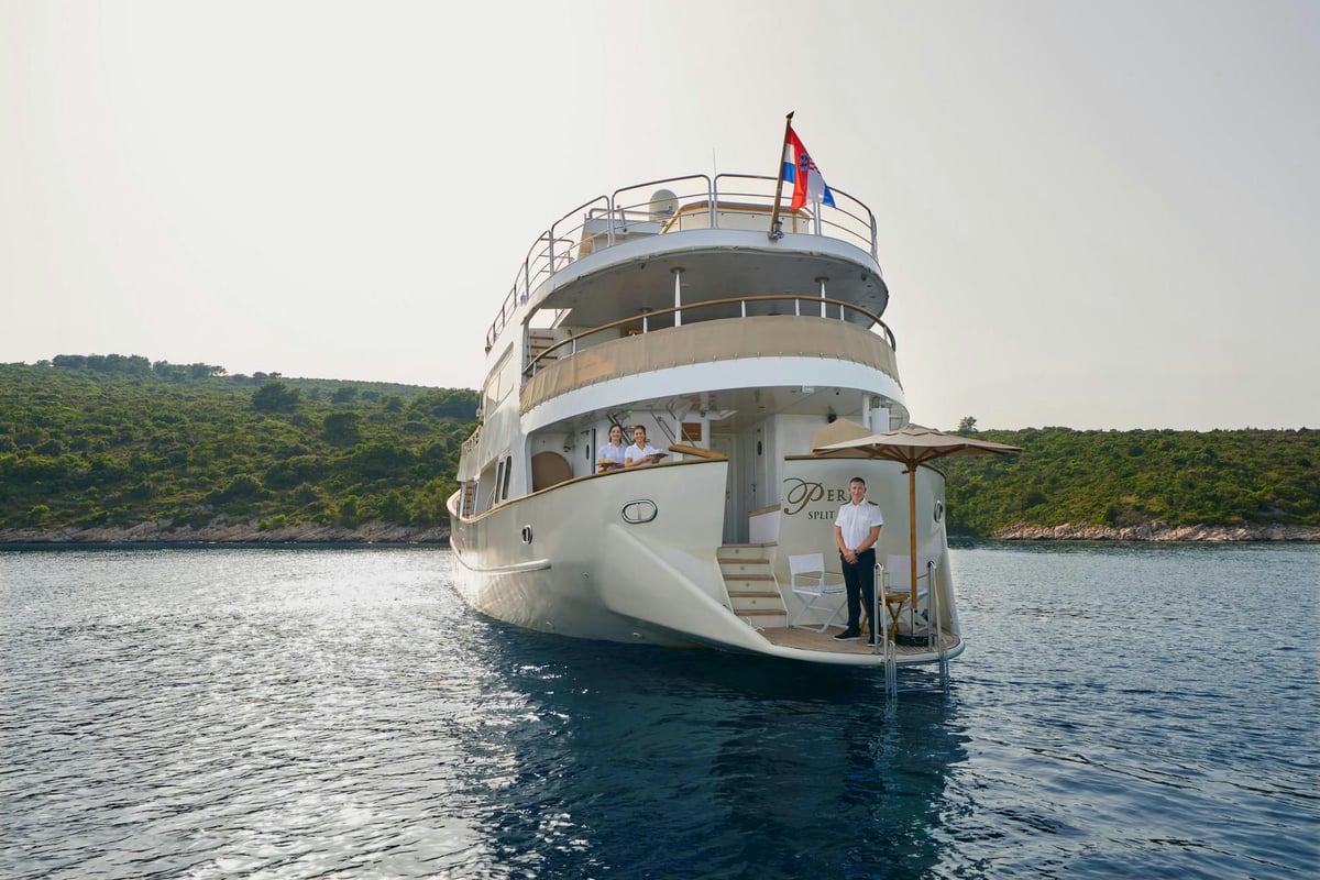 Exterior La Perla image 5