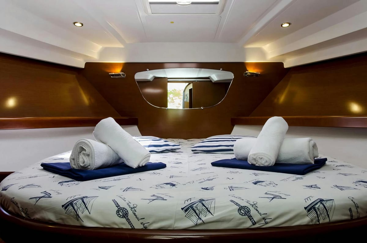 Interior Antares 36 image 10