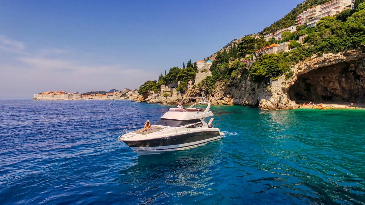Exterior Prestige 440 Fly image 3
