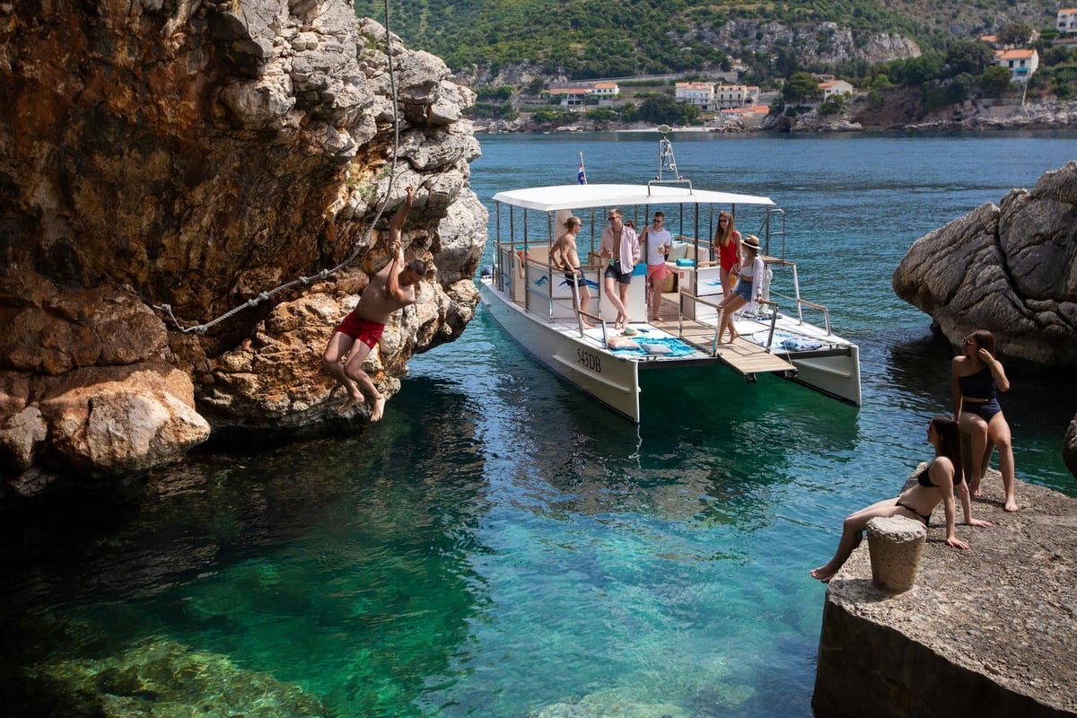 Exterior Day Catamaran 10 image 7