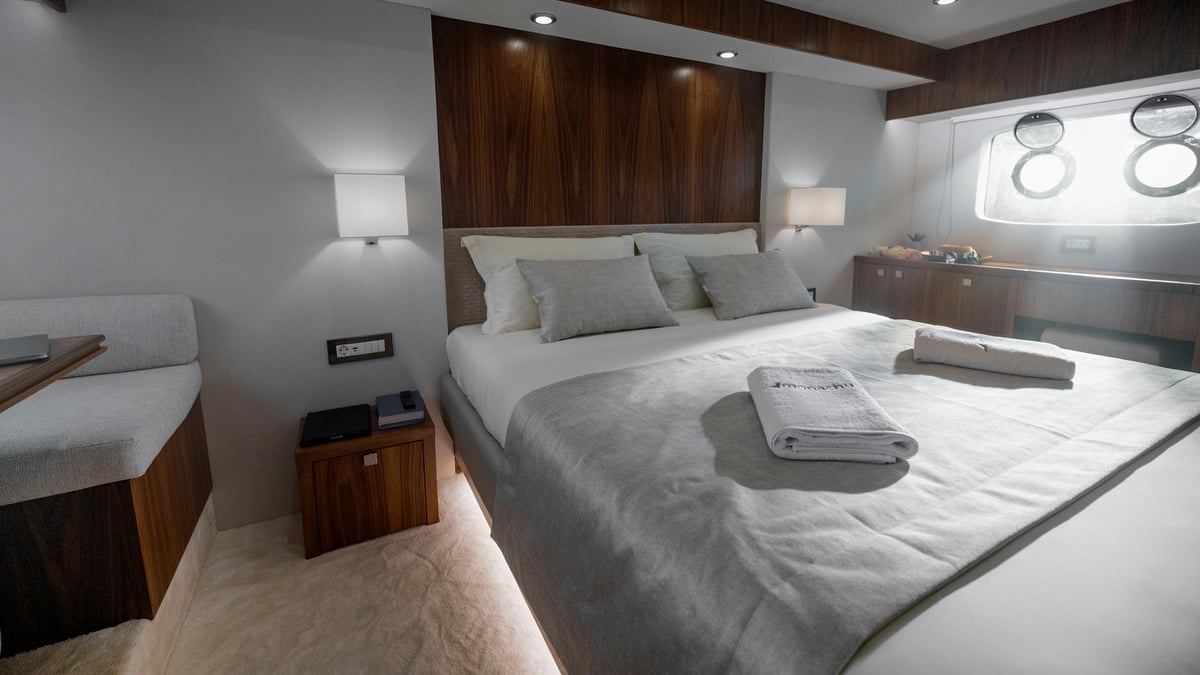 Interior Monachus 70 Fly image 17