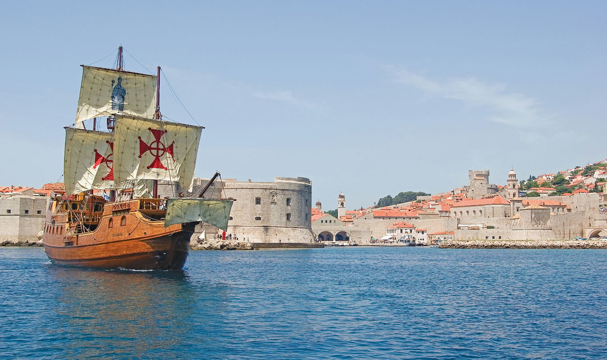 Exterior Galleon Tirena image 3