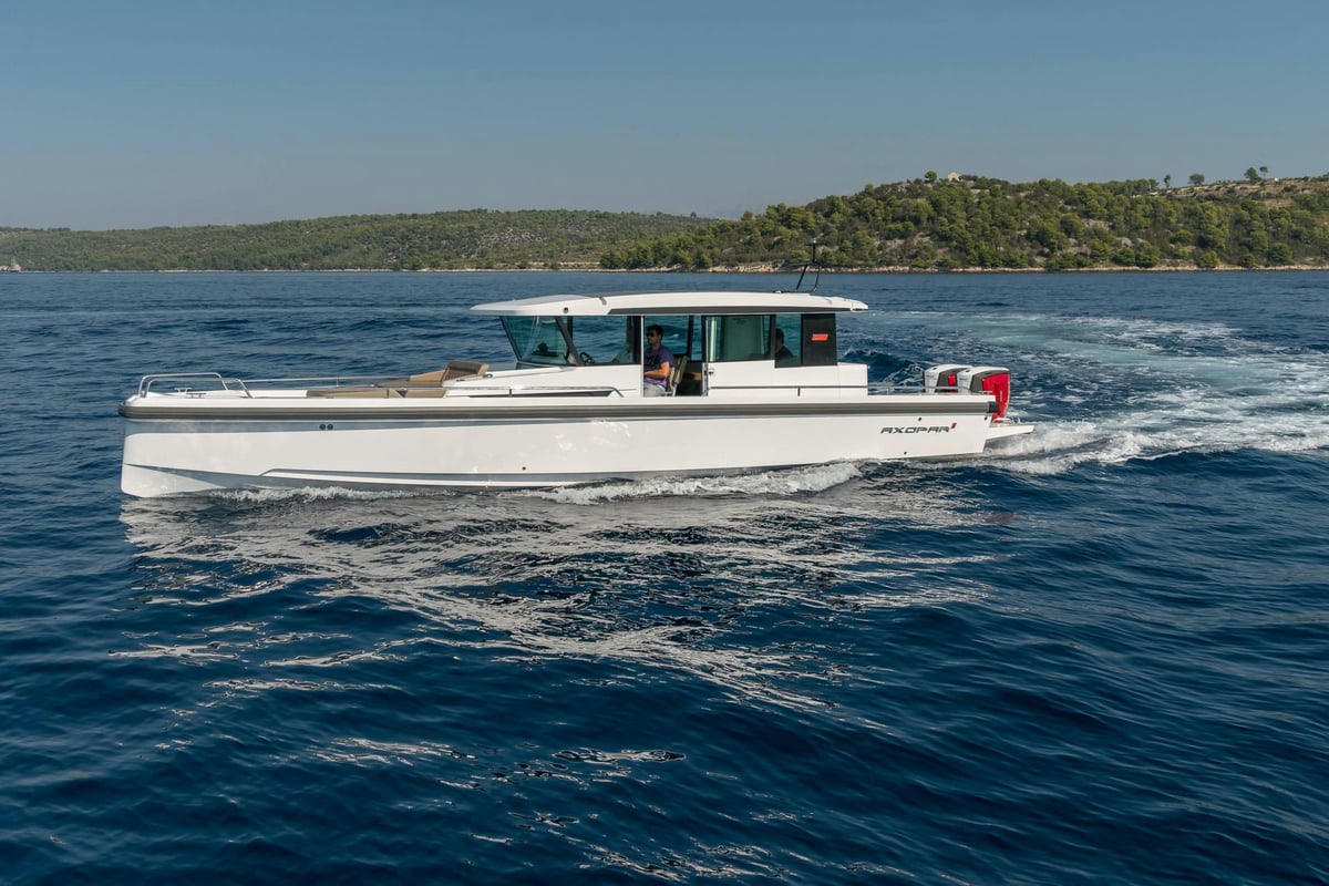 Exterior Axopar 37c image 3