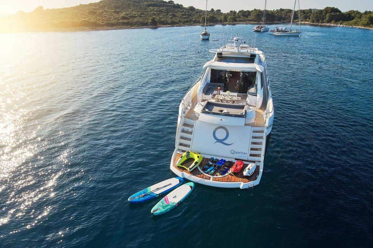 Exterior Predator 108 image 17