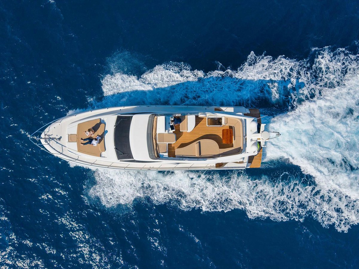 Exterior Ferretti 591 image 2
