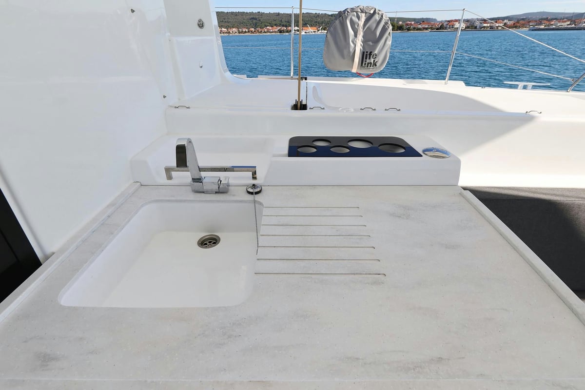 Exterior Lagoon 51 image 9