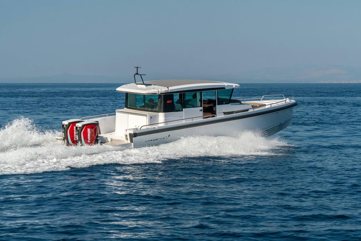 Exterior Axopar 37c image 0